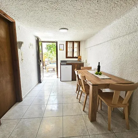 Erato Apartment *